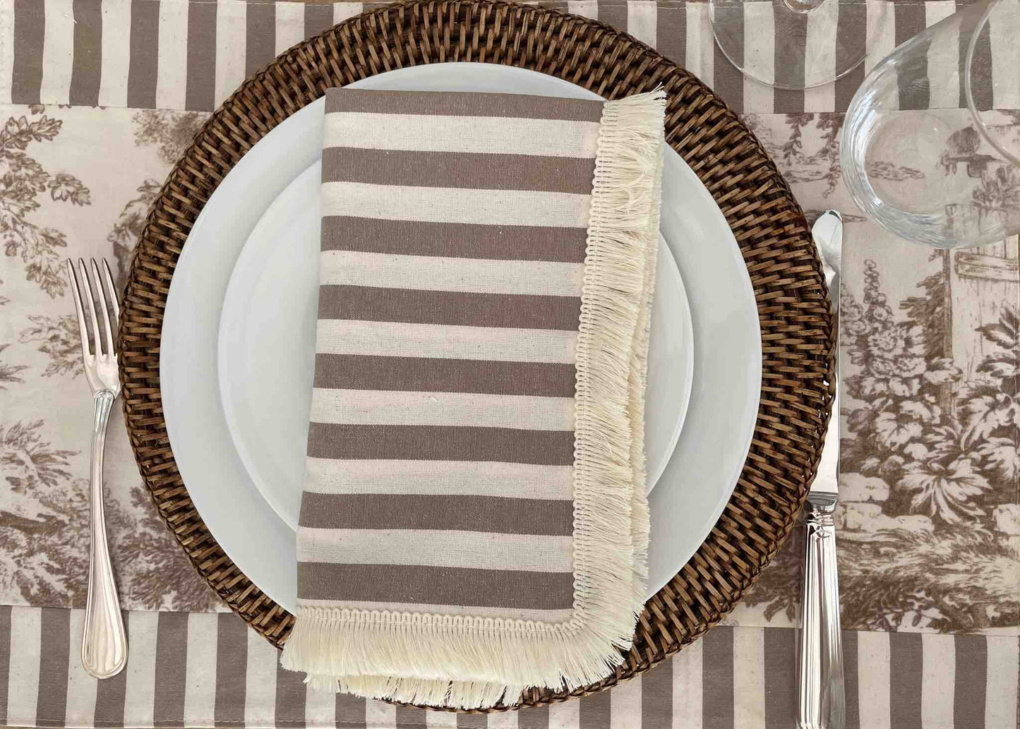 Tovaglietta Toile de Jouy tortora