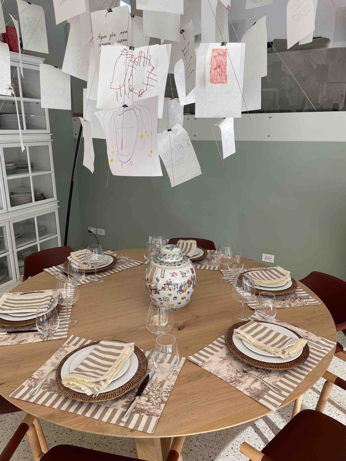 Tovaglietta Toile de Jouy tortora