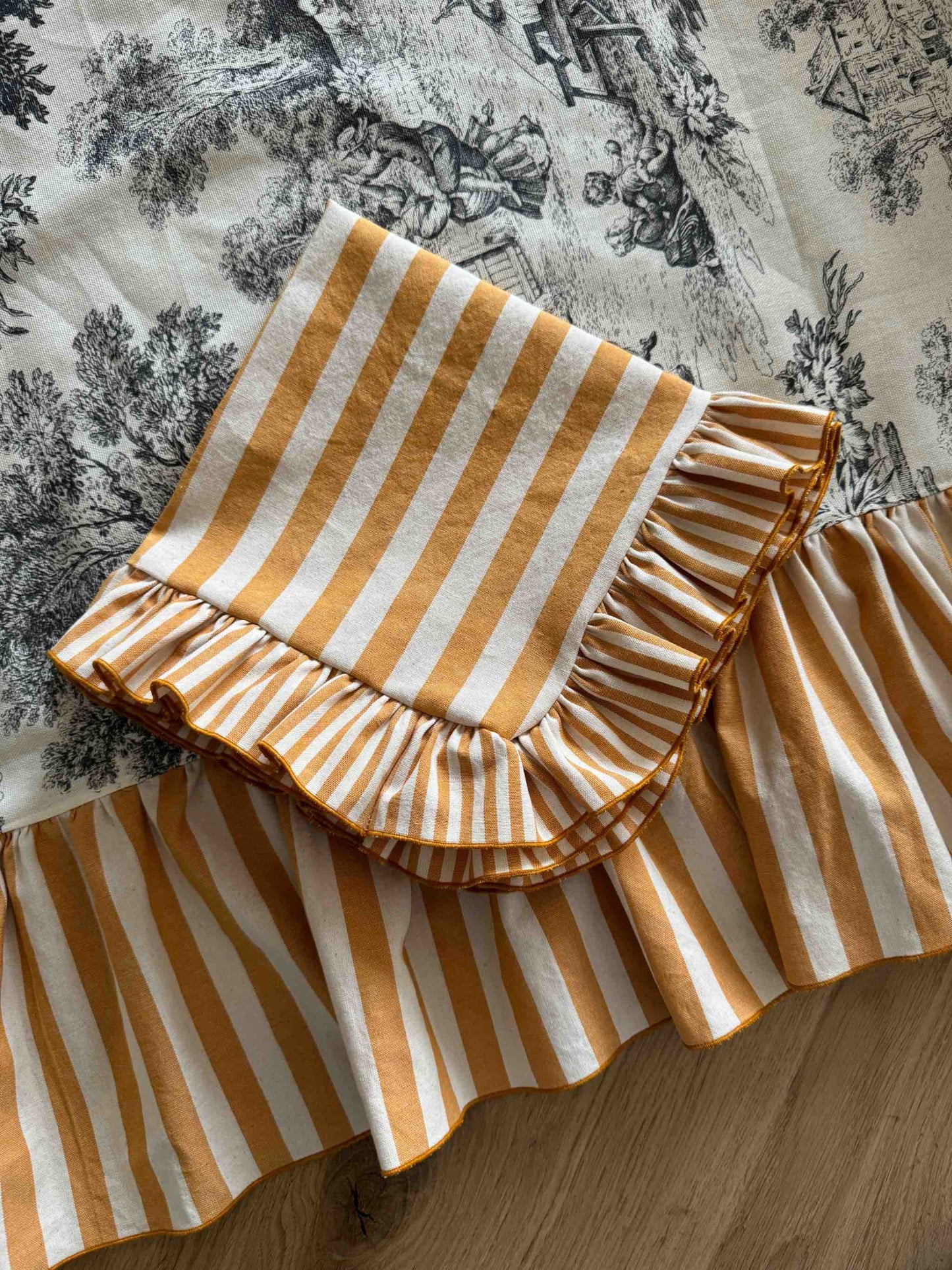 Tovaglia Toile Nero e Riga Ocra